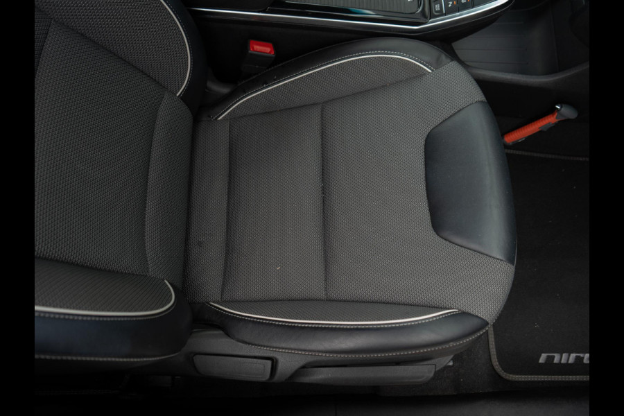 Kia e-Niro DynamicPlusLine 64 kWh | Schuif-kanteldak | Cruise | Clima | Carplay | Keyless | Stoel-stuurverwarming | Navi |