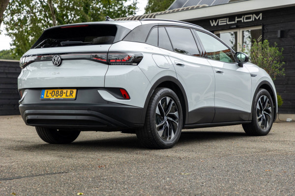 Volkswagen ID.4 Tech 77 kWh Soh 89% I Trekhaak I IQ Light I Panoramadak I Luxe interieur I ergoActive I Adaptive Cruise I BTW