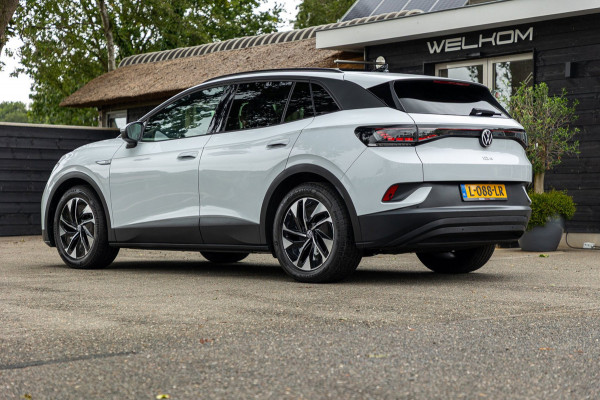 Volkswagen ID.4 Tech 77 kWh Soh 89% I Trekhaak I IQ Light I Panoramadak I Luxe interieur I ergoActive I Adaptive Cruise I BTW