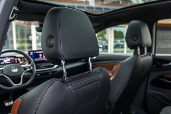 Volkswagen ID.4 Tech 77 kWh Soh 89% I Trekhaak I IQ Light I Panoramadak I Luxe interieur I ergoActive I Adaptive Cruise I BTW