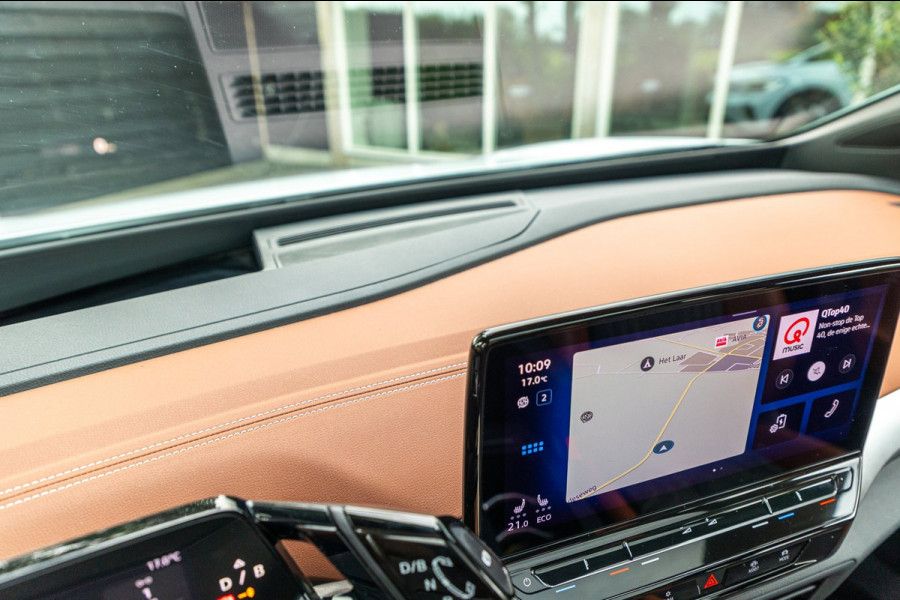 Volkswagen ID.4 Tech 77 kWh Soh 89% I Trekhaak I IQ Light I Panoramadak I Luxe interieur I ergoActive I Adaptive Cruise I BTW