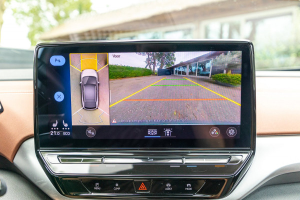 Volkswagen ID.4 Tech 77 kWh Soh 89% I Trekhaak I IQ Light I Panoramadak I Luxe interieur I ergoActive I Adaptive Cruise I BTW