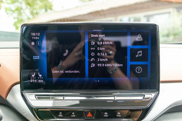 Volkswagen ID.4 Tech 77 kWh Soh 89% I Trekhaak I IQ Light I Panoramadak I Luxe interieur I ergoActive I Adaptive Cruise I BTW