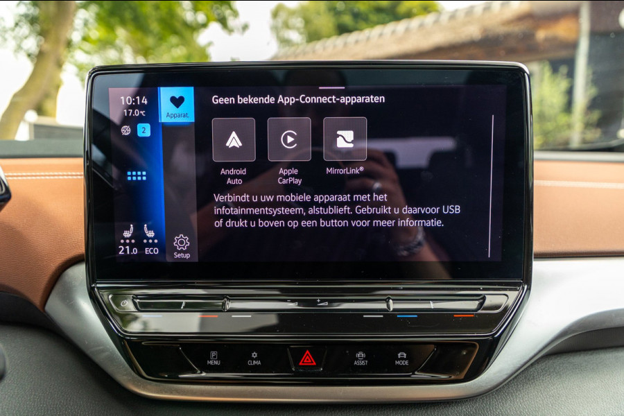 Volkswagen ID.4 Tech 77 kWh Soh 89% I Trekhaak I IQ Light I Panoramadak I Luxe interieur I ergoActive I Adaptive Cruise I BTW