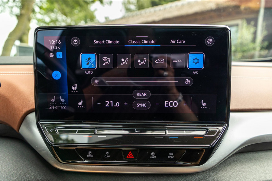 Volkswagen ID.4 Tech 77 kWh Soh 89% I Trekhaak I IQ Light I Panoramadak I Luxe interieur I ergoActive I Adaptive Cruise I BTW