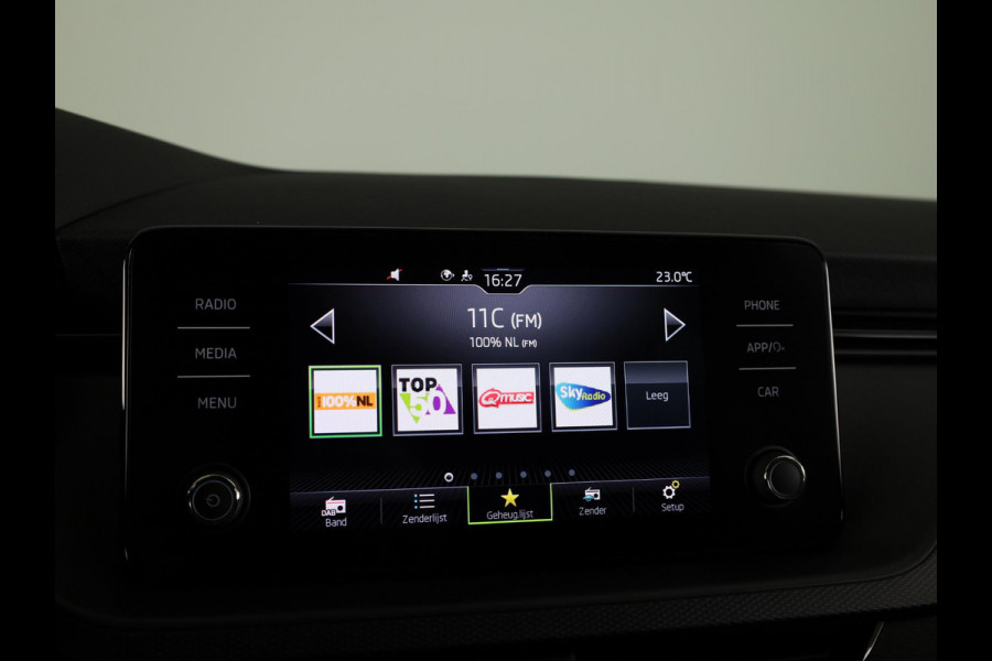 Škoda Kamiq 1.0 TSI Ambition 110pk | Navigatie via App |  Cruise control | LED koplampen | Apple Carplay/Android Auto | Lichtmetalen velgen 16 inch | Parkeersensoren achter | Cruise controle