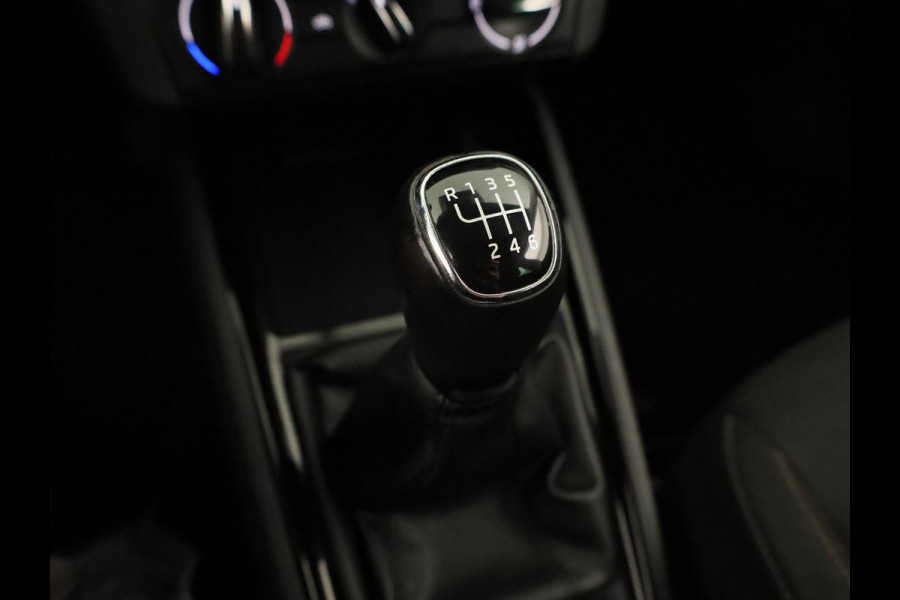 Škoda Kamiq 1.0 TSI Ambition 110pk | Navigatie via App |  Cruise control | LED koplampen | Apple Carplay/Android Auto | Lichtmetalen velgen 16 inch | Parkeersensoren achter | Cruise controle