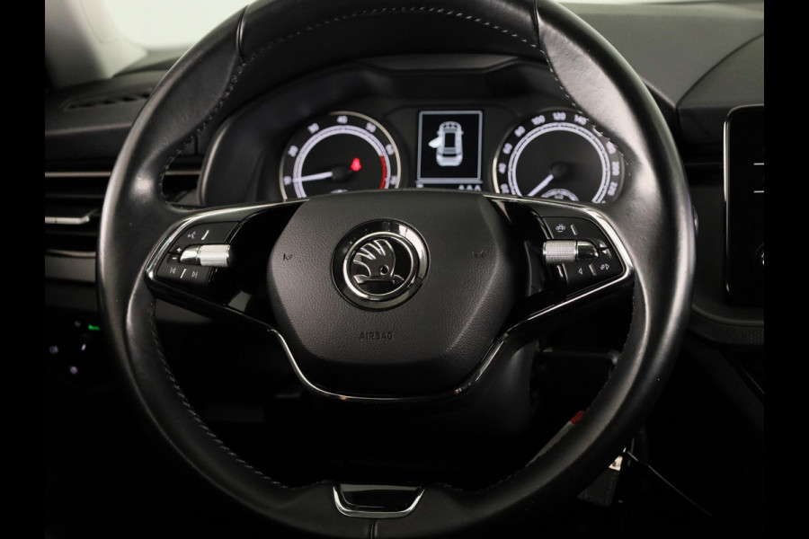 Škoda Kamiq 1.0 TSI Ambition 110pk | Navigatie via App |  Cruise control | LED koplampen | Apple Carplay/Android Auto | Lichtmetalen velgen 16 inch | Parkeersensoren achter | Cruise controle