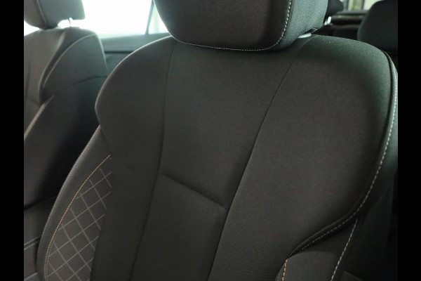 Škoda Kamiq 1.0 TSI Ambition 110pk | Navigatie via App |  Cruise control | LED koplampen | Apple Carplay/Android Auto | Lichtmetalen velgen 16 inch | Parkeersensoren achter | Cruise controle