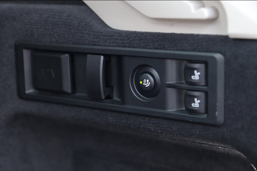 BMW 3 Serie Touring 320e / PANODAK / KEYLESS / CAMERA / CARPLAY / ELEK TREKHAAK / STOELVERW
