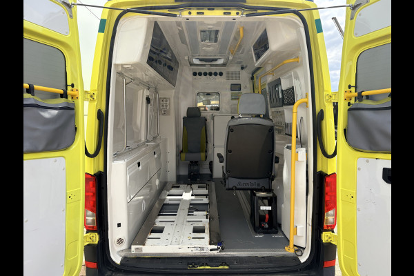 Volkswagen Crafter 2.0 TDI 177PK Ambulance L3H3 Automaat ACC Climate Control Stroompunten Laadruimte Parkeersensoren