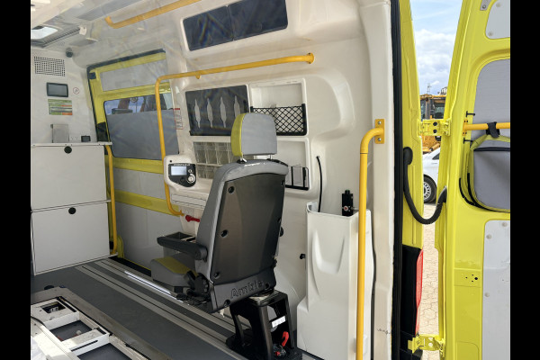 Volkswagen Crafter 2.0 TDI 177PK Ambulance L3H3 Automaat ACC Climate Control Stroompunten Laadruimte Parkeersensoren