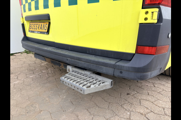 Volkswagen Crafter 2.0 TDI 177PK Ambulance L3H3 Automaat ACC Climate Control Stroompunten Laadruimte Parkeersensoren