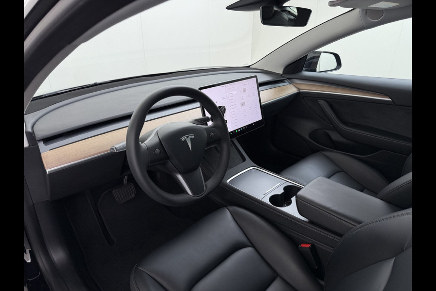 Tesla Model 3 Long Range RWD 75 kWh SOH 93% Warmtepomp Panoramadak Navi Camera's Leder Memory Stuur+Stoelverwarming Traffic-Aware Cruise Control AMD Ryzen™ Elek.Achterklep Led