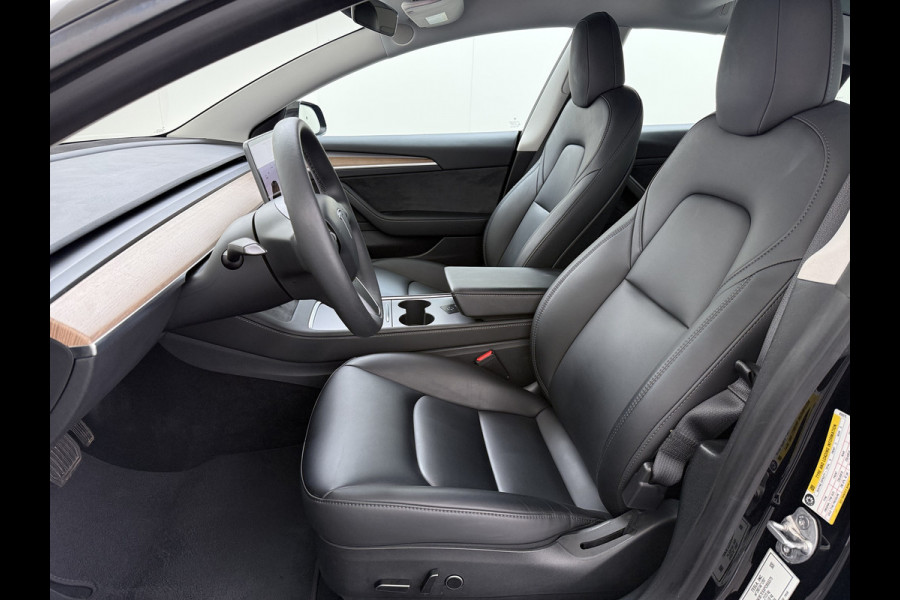 Tesla Model 3 Long Range RWD 75 kWh SOH 93% Warmtepomp Panoramadak Navi Camera's Leder Memory Stuur+Stoelverwarming Traffic-Aware Cruise Control AMD Ryzen™ Elek.Achterklep Led