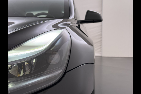 Tesla Model 3 Long Range RWD 75 kWh SOH 93% Warmtepomp Panoramadak Navi Camera's Leder Memory Stuur+Stoelverwarming Traffic-Aware Cruise Control AMD Ryzen™ Elek.Achterklep Led