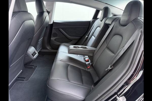 Tesla Model 3 Long Range RWD 75 kWh SOH 93% Warmtepomp Panoramadak Navi Camera's Leder Memory Stuur+Stoelverwarming Traffic-Aware Cruise Control AMD Ryzen™ Elek.Achterklep Led