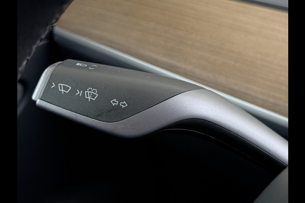 Tesla Model 3 Long Range RWD 75 kWh SOH 93% Warmtepomp Panoramadak Navi Camera's Leder Memory Stuur+Stoelverwarming Traffic-Aware Cruise Control AMD Ryzen™ Elek.Achterklep Led