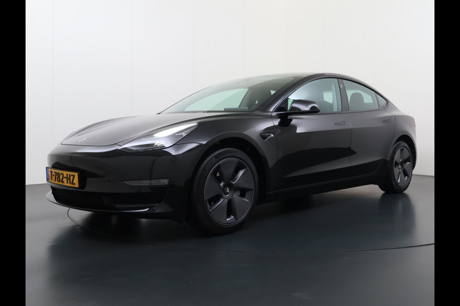 Tesla Model 3 Long Range RWD 75 kWh SOH 93% Warmtepomp Panoramadak Navi Camera's Leder Memory Stuur+Stoelverwarming Traffic-Aware Cruise Control AMD Ryzen™ Elek.Achterklep Led