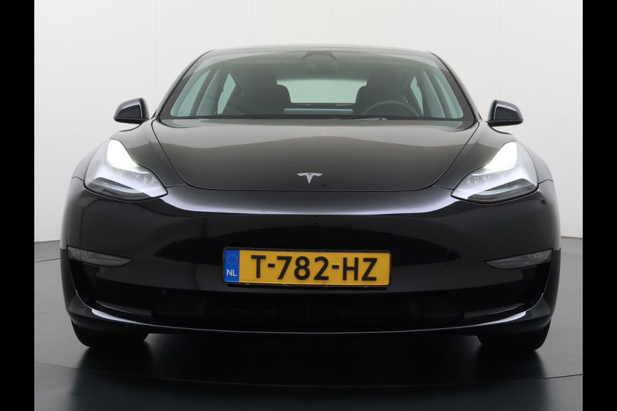 Tesla Model 3 Long Range RWD 75 kWh SOH 93% Warmtepomp Panoramadak Navi Camera's Leder Memory Stuur+Stoelverwarming Traffic-Aware Cruise Control AMD Ryzen™ Elek.Achterklep Led