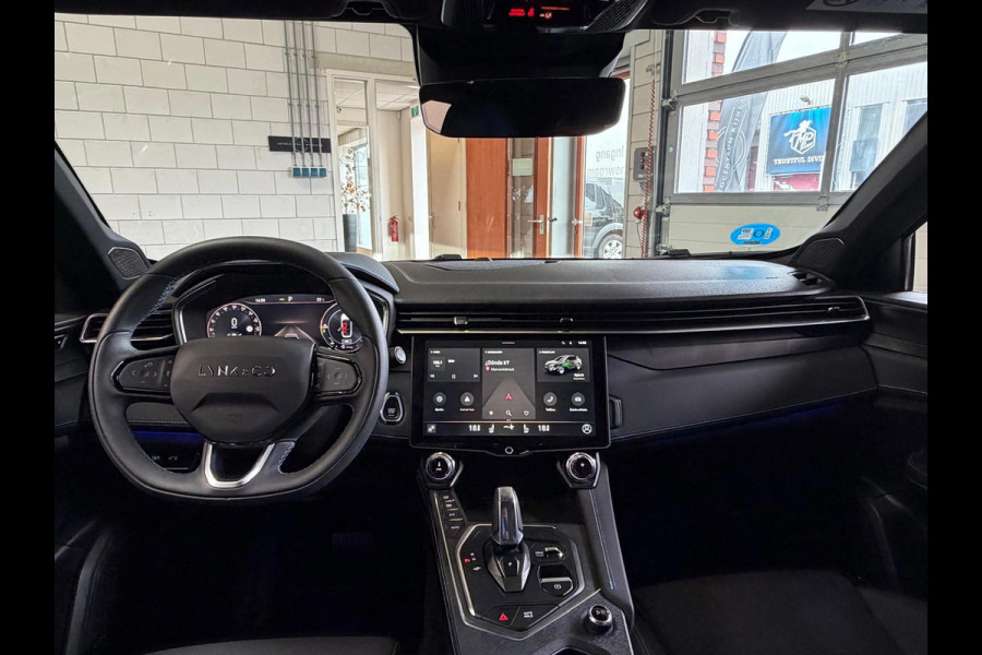 Lynk & Co 01 1.5 261PK Plug-in Hybrid, 1 Jaar Bovag Garantie, Pano, Zwarte Hemel, 360 Camera ,Apple Carplay