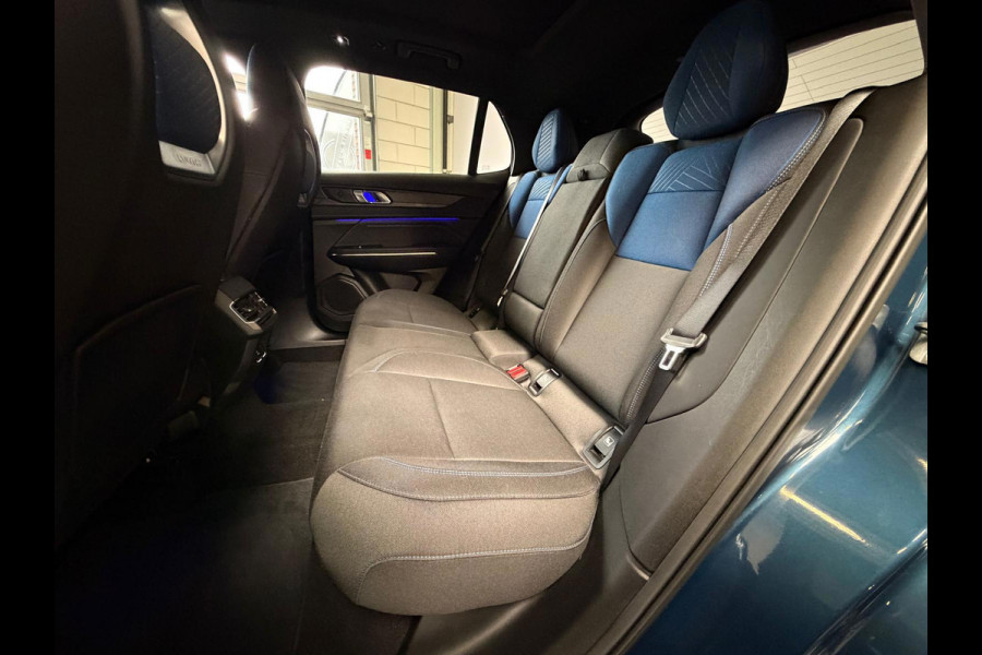 Lynk & Co 01 1.5 261PK Plug-in Hybrid, 1 Jaar Bovag Garantie, Pano, Zwarte Hemel, 360 Camera ,Apple Carplay