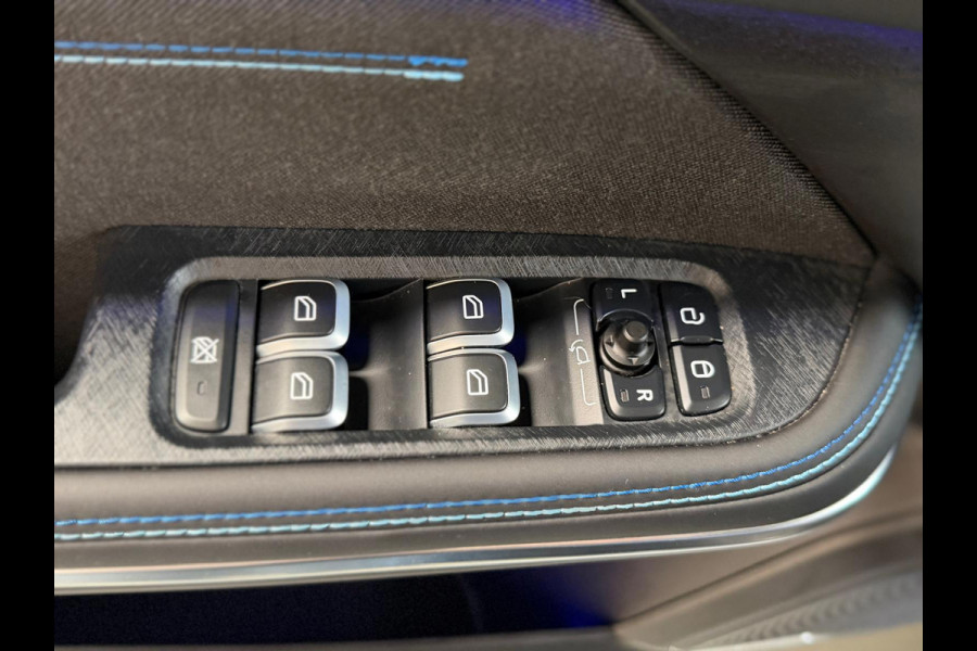 Lynk & Co 01 1.5 261PK Plug-in Hybrid, 1 Jaar Bovag Garantie, Pano, Zwarte Hemel, 360 Camera ,Apple Carplay
