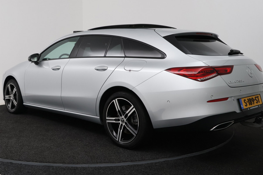 Mercedes-Benz CLA-Klasse Shooting Brake 250 e Luxury Line (PANORAMADAK, TREKHAAK, STOELVERWARMING, SFEERVERLICHTING, CAMERA)