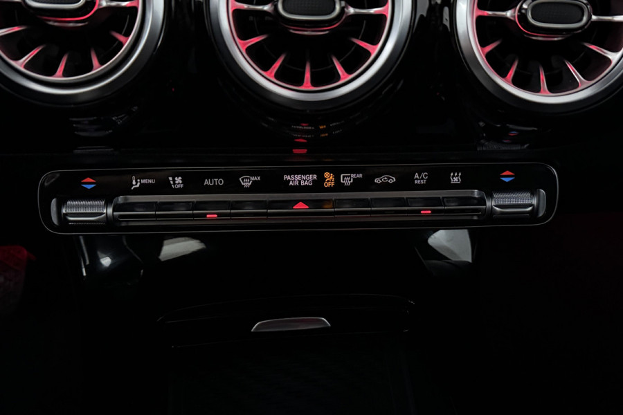 Mercedes-Benz CLA-Klasse Shooting Brake 250 e Luxury Line (PANORAMADAK, TREKHAAK, STOELVERWARMING, SFEERVERLICHTING, CAMERA)