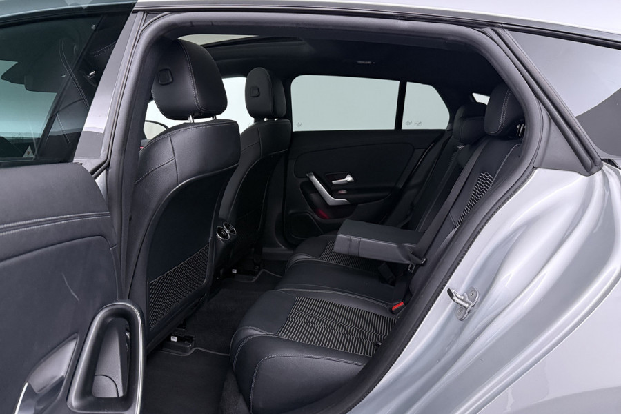 Mercedes-Benz CLA-Klasse Shooting Brake 250 e Luxury Line (PANORAMADAK, TREKHAAK, STOELVERWARMING, SFEERVERLICHTING, CAMERA)