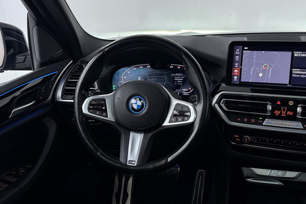 BMW iX3 High Executive 80 kWh (PANORAMADAK, TREKHAAK, H&K AUDIO, CRUISE ADAPTIEF, CAMERA, STOELVERWARMING, SFEERVERLICHTING)