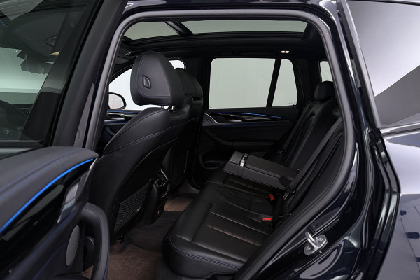 BMW iX3 High Executive 80 kWh (PANORAMADAK, TREKHAAK, H&K AUDIO, CRUISE ADAPTIEF, CAMERA, STOELVERWARMING, SFEERVERLICHTING)