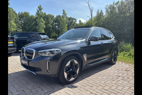 BMW iX3 High Executive 80 kWh 286pk | Panoramadak | Stoelverwarming | 360 graden camera |  Bestuurdersstoel Met Geheugen | Keyless entry | Sportstoelen | Head Up Display