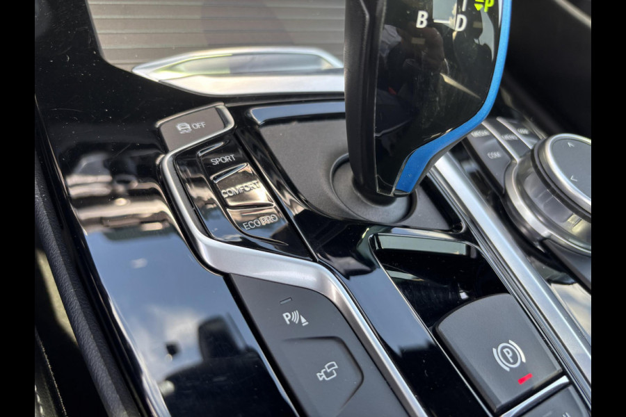 BMW iX3 High Executive 80 kWh 286pk | Panoramadak | Stoelverwarming | 360 graden camera |  Bestuurdersstoel Met Geheugen | Keyless entry | Sportstoelen | Head Up Display