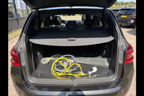 BMW iX3 High Executive 80 kWh 286pk | Panoramadak | Stoelverwarming | 360 graden camera |  Bestuurdersstoel Met Geheugen | Keyless entry | Sportstoelen | Head Up Display