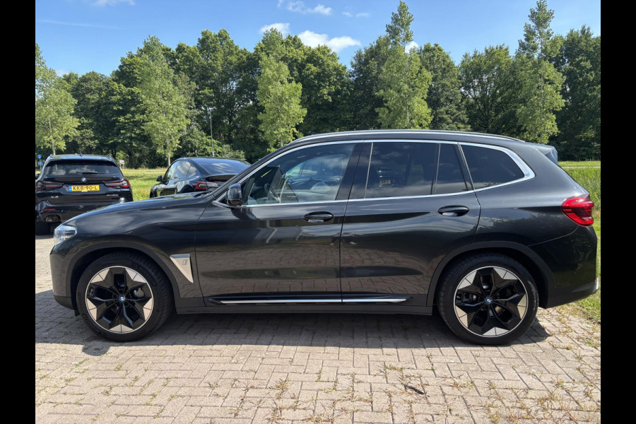 BMW iX3 High Executive 80 kWh 286pk | Panoramadak | Stoelverwarming | 360 graden camera |  Bestuurdersstoel Met Geheugen | Keyless entry | Sportstoelen | Head Up Display