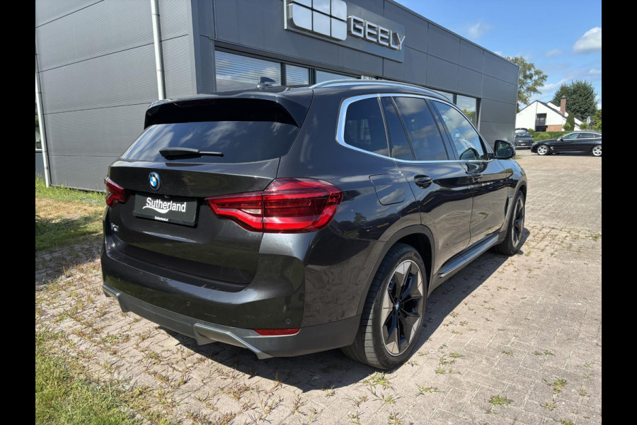 BMW iX3 High Executive 80 kWh 286pk | Panoramadak | Stoelverwarming | 360 graden camera |  Bestuurdersstoel Met Geheugen | Keyless entry | Sportstoelen | Head Up Display