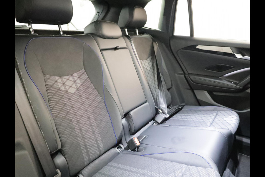 Volkswagen Tiguan 1.5 eHybrid R-Line Edition 204 pk Automaat (DSG) | Verlengde garantie | Navigatie | Panoramadak | Trekhaak (wegklapbaar) | Parkeersensoren (Park assist) | Rondomzicht camera | Black Style pakket | R-Line |