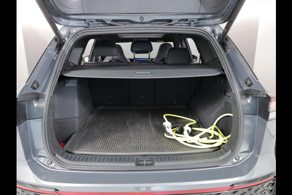 Volkswagen Tayron 1.5 eHybrid R-Line Edition 204 pk Automaat (DSG) | Verlengde garantie | Navigatie | Panoramadak | Trekhaak (wegklapbaar) | Parkeersensoren (Park assist) | Rondomzicht camera | Black Style pakket | R-Line |