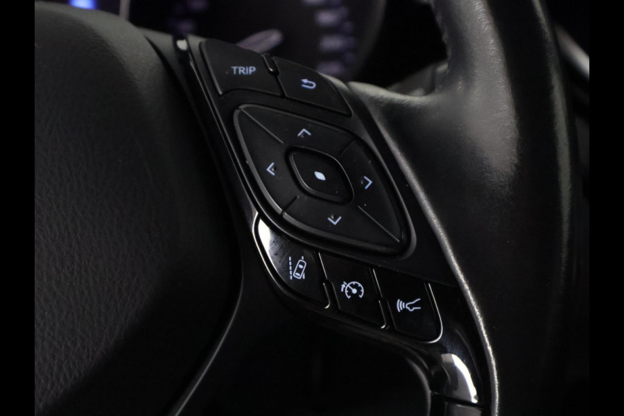 Toyota C-HR 1.8 Hybrid Executive Bi-Tone | JBL Audio | Dodehoek Detectie | Apple Carplay & AndroidAUTO | Half Leder |