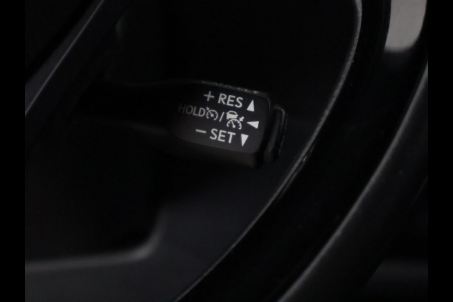 Toyota C-HR 1.8 Hybrid Executive Bi-Tone | JBL Audio | Dodehoek Detectie | Apple Carplay & AndroidAUTO | Half Leder |