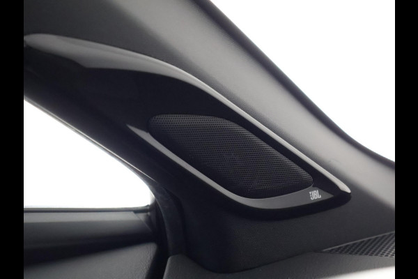 Toyota C-HR 1.8 Hybrid Executive Bi-Tone | JBL Audio | Dodehoek Detectie | Apple Carplay & AndroidAUTO | Half Leder |