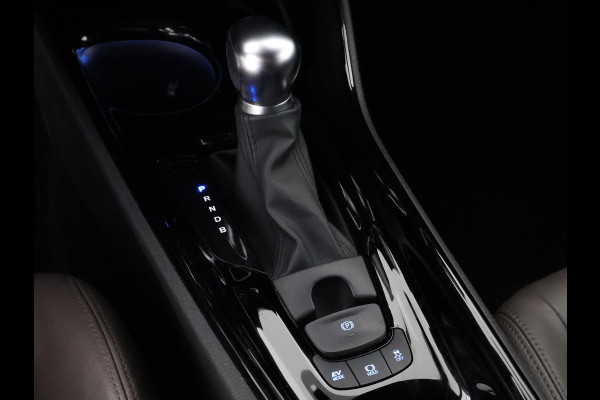 Toyota C-HR 1.8 Hybrid Executive Bi-Tone | JBL Audio | Dodehoek Detectie | Apple Carplay & AndroidAUTO | Half Leder |