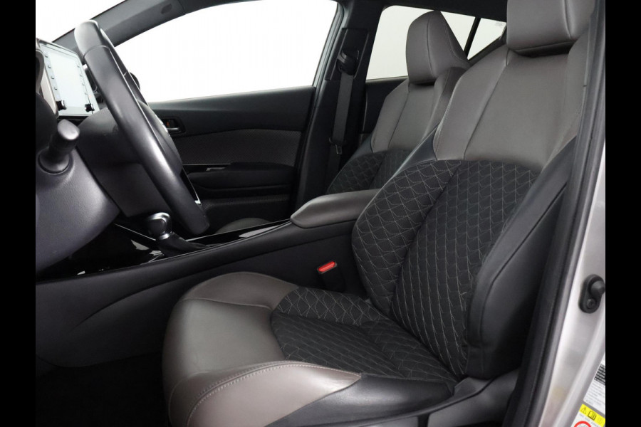 Toyota C-HR 1.8 Hybrid Executive Bi-Tone | JBL Audio | Dodehoek Detectie | Apple Carplay & AndroidAUTO | Half Leder |