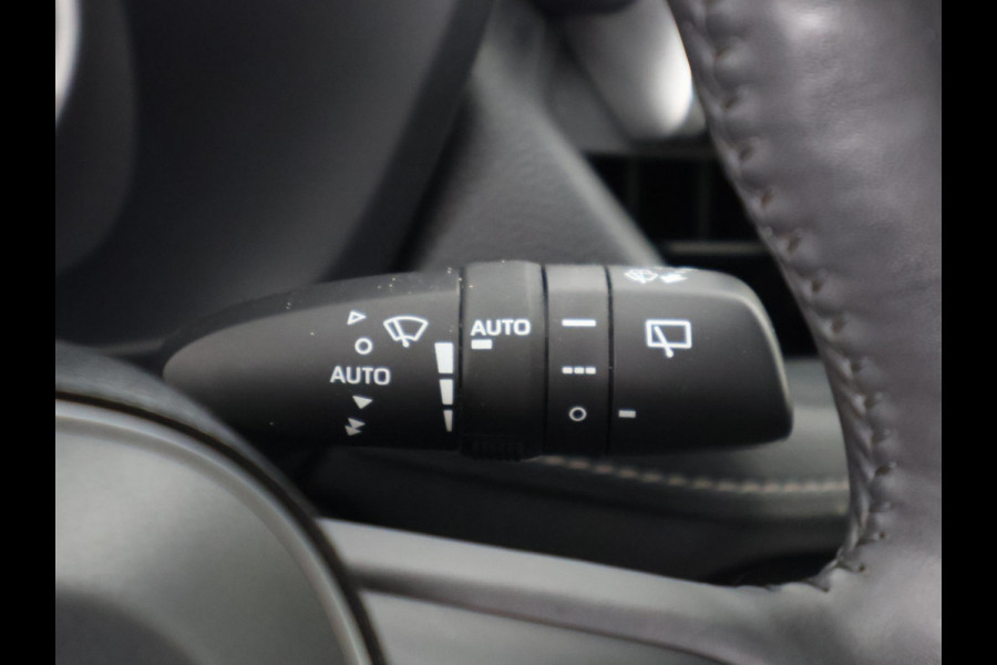 Toyota RAV4 2.5 HYBRID BI-TONE BLACKSTYLE GARANTIE 9-2030* GARANTIE TOT 09-2030! . PARKEERSENSOREN VOOR & ACHTER . APPLE CARPLAY & ANDRIOD AUTO .