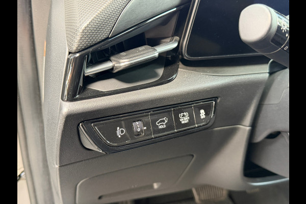 Kia Niro 1.6 GDi Hybrid DynamicLine | Widescreen | camera | 1/2 Leder | Stoel en stuurverwarwing