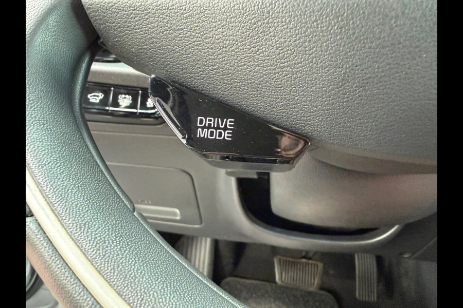 Kia Niro 1.6 GDi Hybrid DynamicLine | Widescreen | camera | 1/2 Leder | Stoel en stuurverwarwing