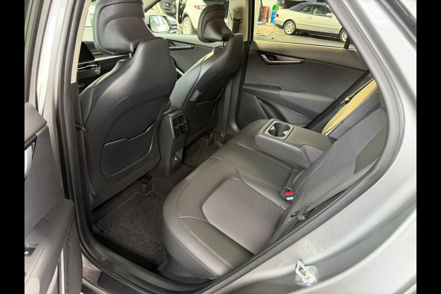 Kia Niro 1.6 GDi Hybrid DynamicLine | Widescreen | camera | 1/2 Leder | Stoel en stuurverwarwing