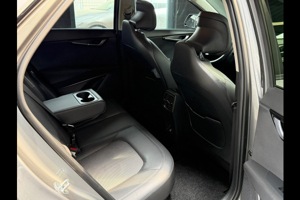 Kia Niro 1.6 GDi Hybrid DynamicLine | Widescreen | camera | 1/2 Leder | Stoel en stuurverwarwing