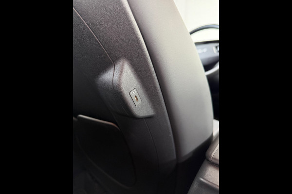 Kia Niro 1.6 GDi Hybrid DynamicLine | Widescreen | camera | 1/2 Leder | Stoel en stuurverwarwing
